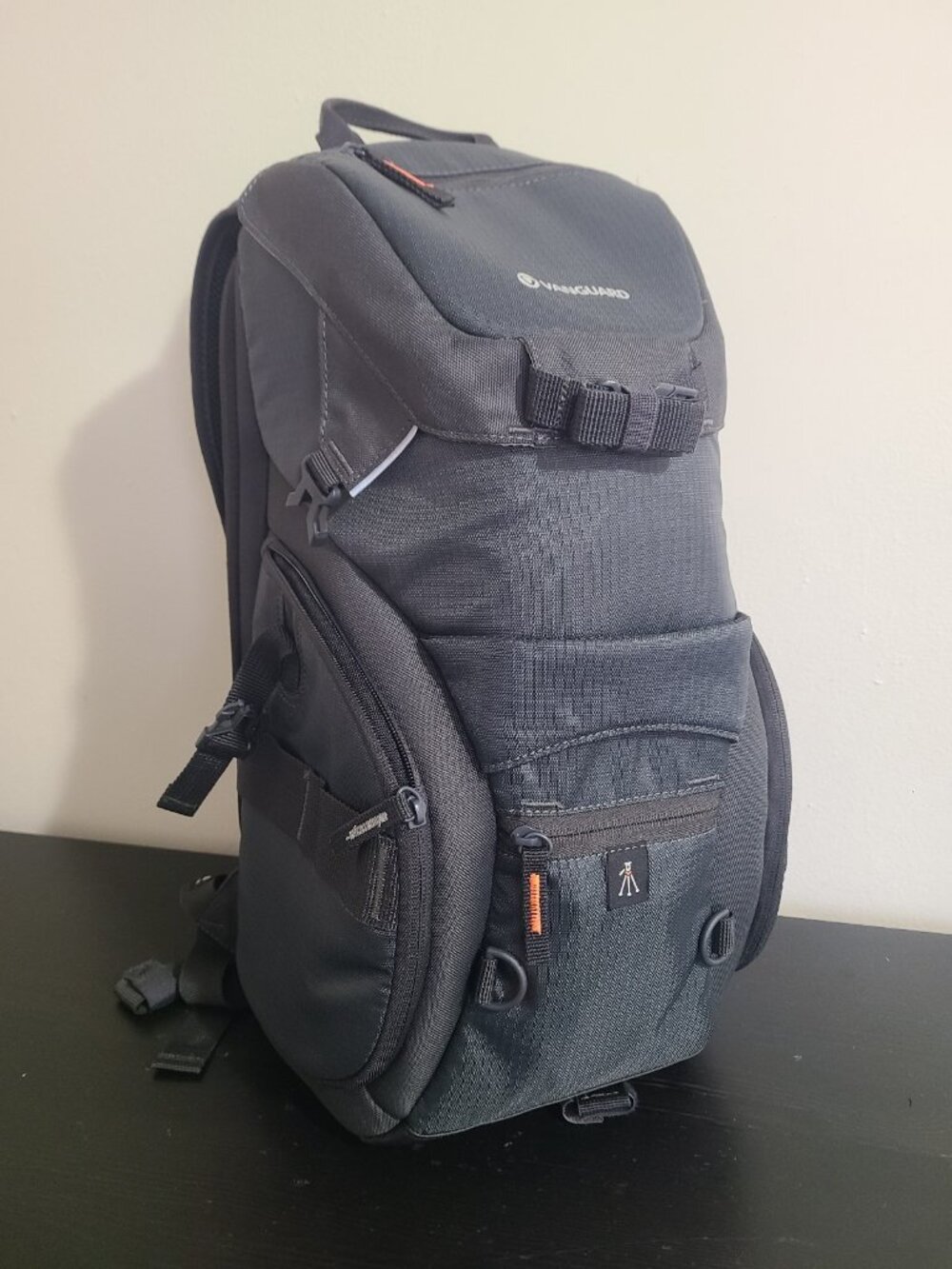 Vanguard ADAPTOR48 Backpack Camera 16'' Laptop Tripod Divider Bag Case Gray